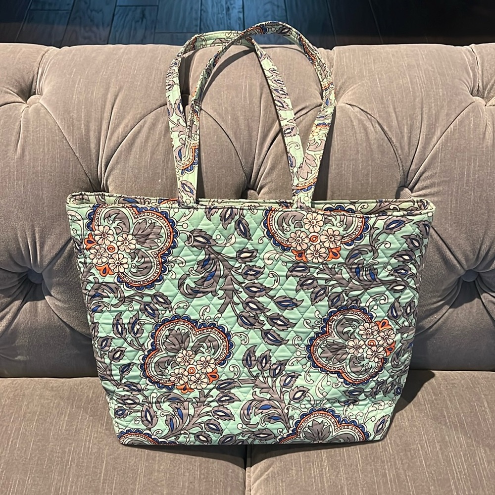 Vera Bradley tote bag paisley